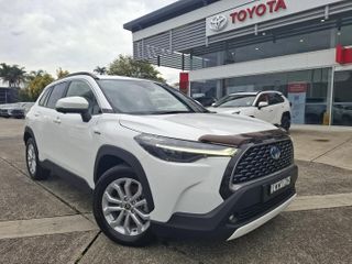 2022  Toyota Corolla Cross GXL SUV (Glacier White) Pre-Owned Car Thumbnail