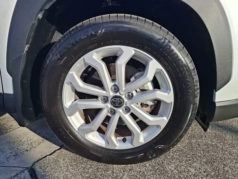 2024 Toyota Corolla Cross GXL Auto 2WD Photo 12
