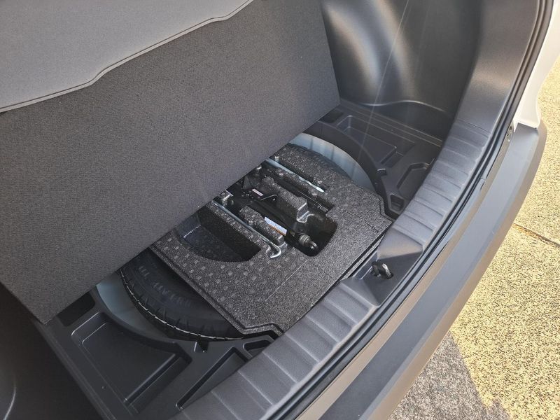 2024 Toyota Corolla Cross GXL Auto 2WD Photo 11