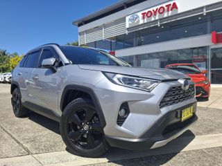 2020  Toyota RAV4 Cruiser SUV (Silver Sky) Pre-Owned Car Thumbnail