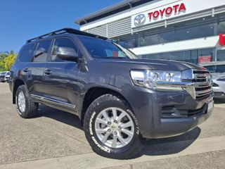 2017  Toyota Landcruiser VX SUV (Graphite) Pre-Owned Car Thumbnail