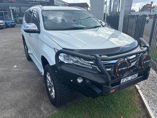 2016  Mitsubishi Pajero Sport Exceed SUV (White) Pre-Owned Car Thumbnail