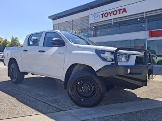 2024  Toyota Hilux Workmate Ute (Glacier White) Pre-Owned Car Thumbnail