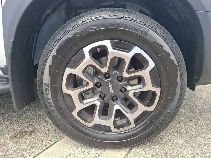 2025 JAC T9 Haven Auto 4x4 Double Cab Photo 10