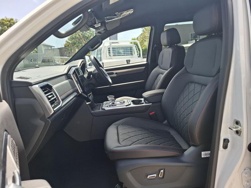 2025 JAC T9 Haven Auto 4x4 Double Cab Photo 15