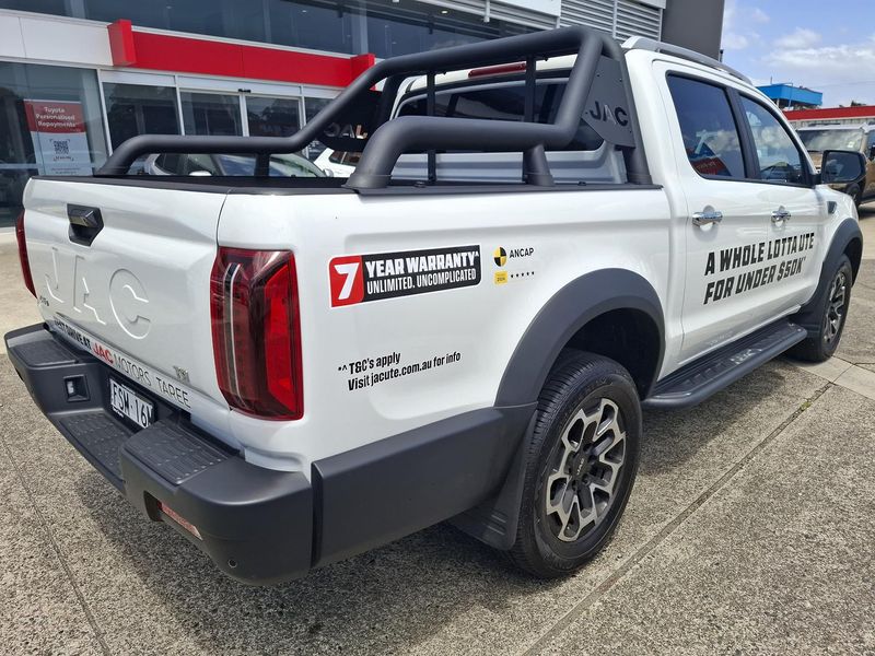 2025 JAC T9 Haven Auto 4x4 Double Cab Photo 3