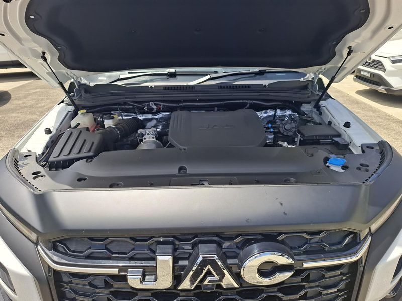 2025 JAC T9 Haven Auto 4x4 Double Cab Photo 9