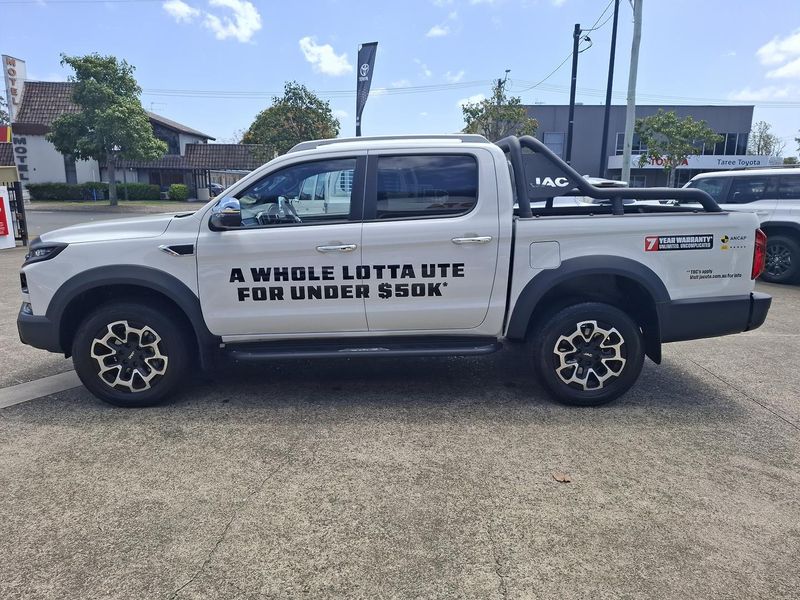 2025 JAC T9 Haven Auto 4x4 Double Cab Photo 6