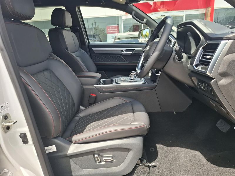 2025 JAC T9 Haven Auto 4x4 Double Cab Photo 11