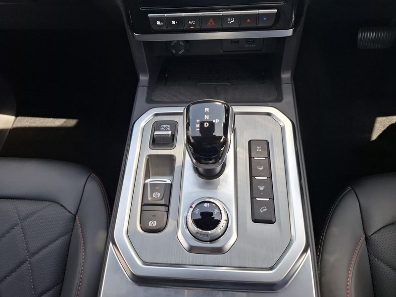 2025 JAC T9 Haven Auto 4x4 Double Cab Photo 23