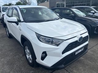2020  Toyota RAV4 GX SUV (Glacier White) Pre-Owned Car Thumbnail