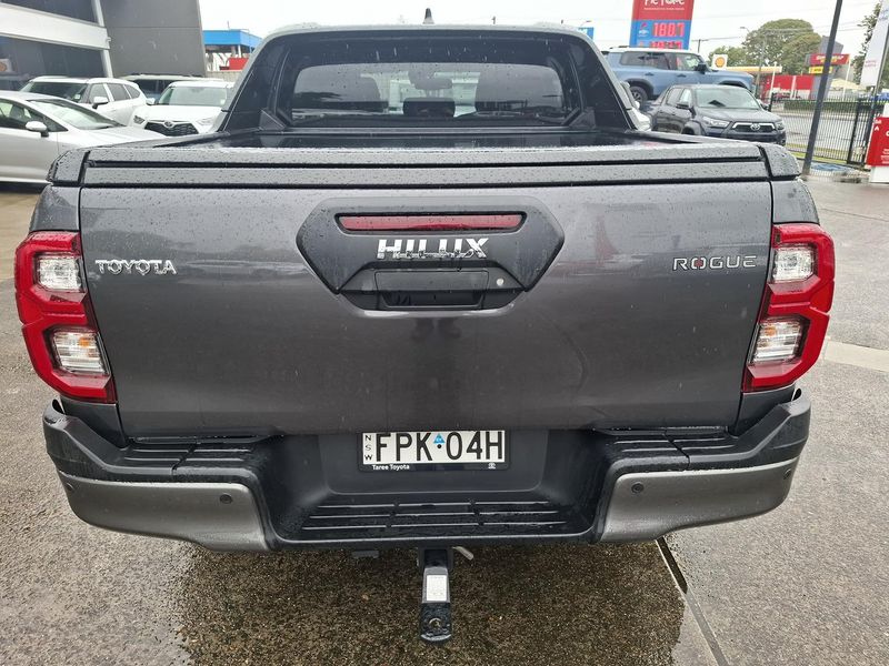 2024 Toyota Hilux Rogue 48V Auto 4x4 Double Cab Photo 4