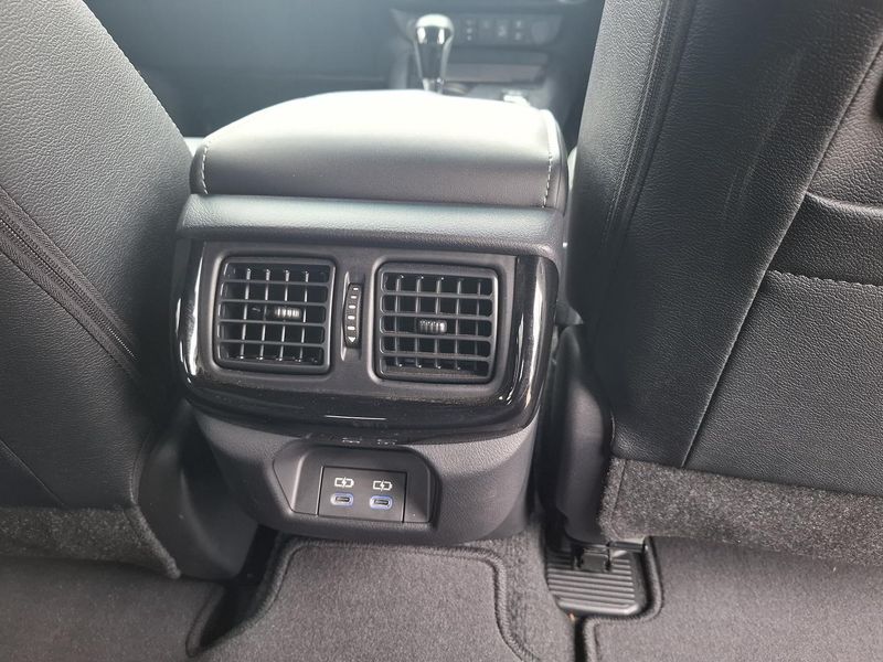 2024 Toyota Hilux Rogue 48V Auto 4x4 Double Cab Photo 16