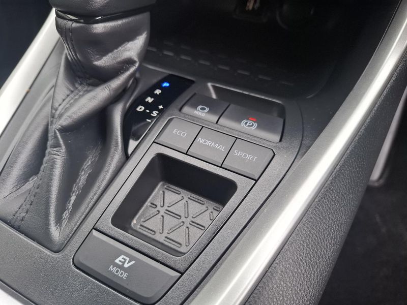 2024 Toyota RAV4 GX Auto 2WD Photo 23