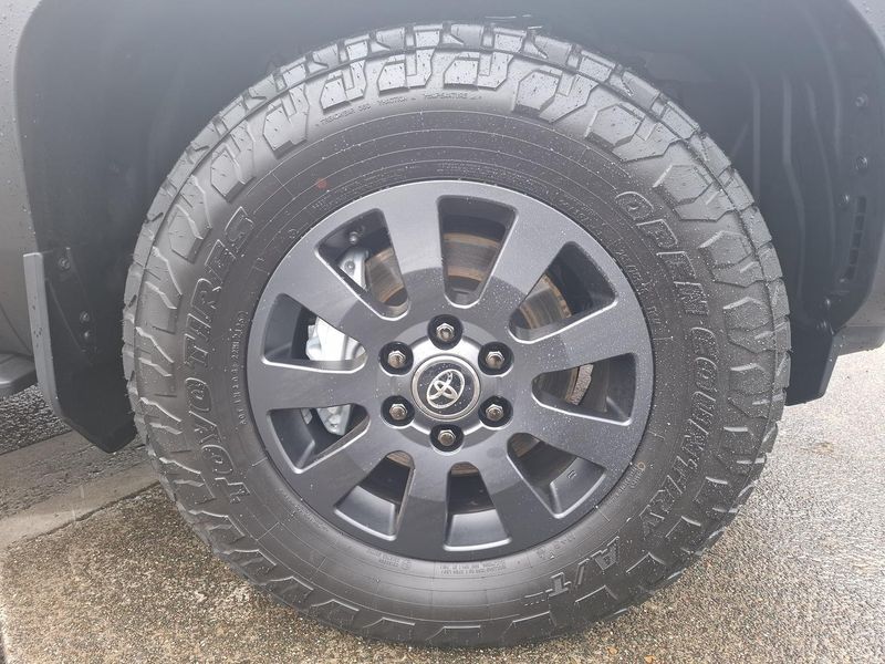 2025 Toyota Landcruiser Prado Altitude Auto 4x4 Photo 9