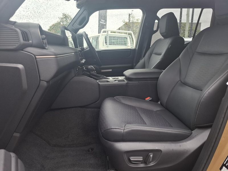2025 Toyota Landcruiser Prado Altitude Auto 4x4 Photo 20