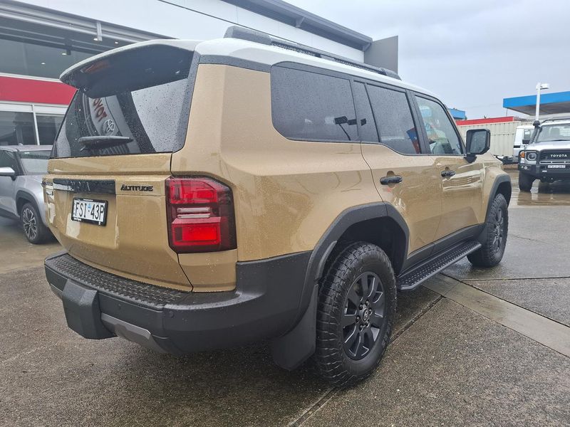 2025 Toyota Landcruiser Prado Altitude Auto 4x4 Photo 3